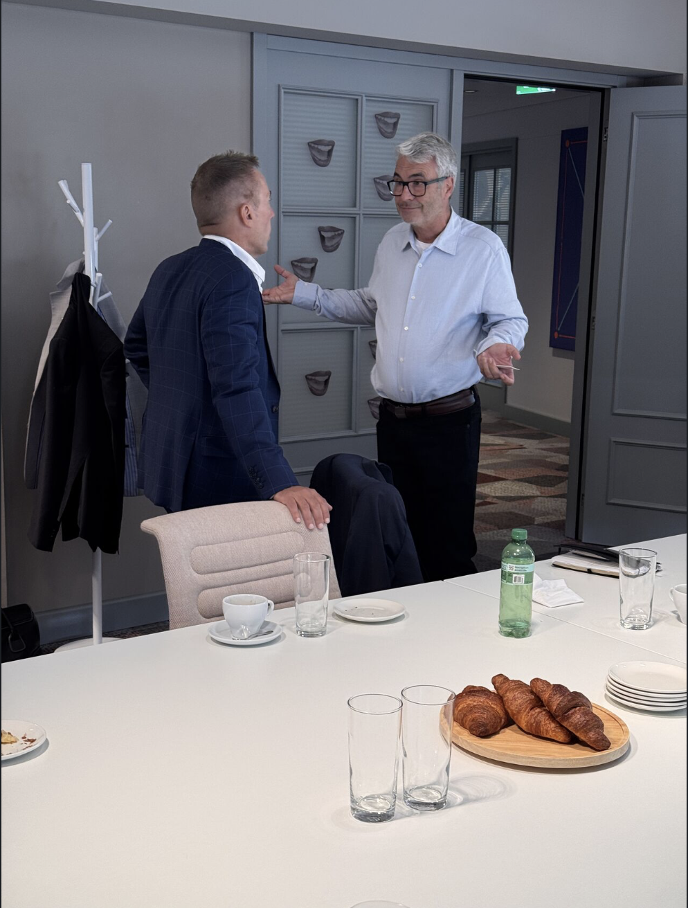 Guests in conversation at the Q2 LP Breakfast